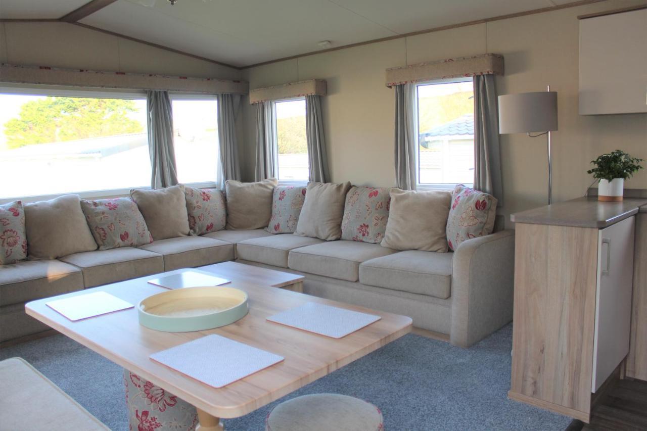Newquay Bay Resort - Spacious - Sleeps 6 - Close To Porth Beach Exterior photo