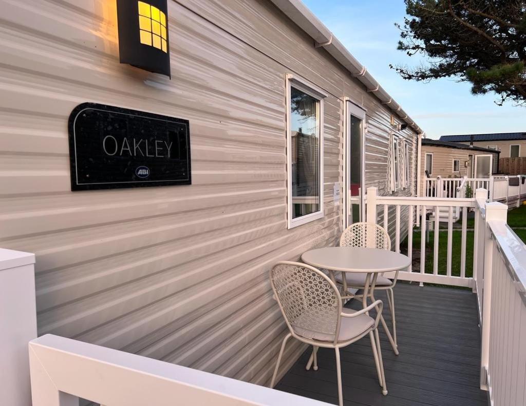 Newquay Bay Resort - Spacious - Sleeps 6 - Close To Porth Beach Exterior photo